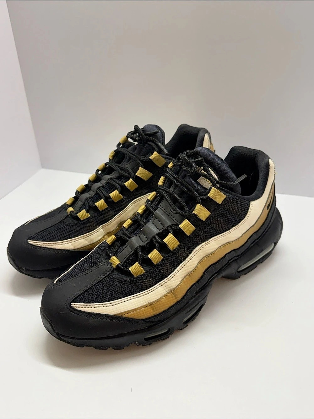 Nike Air Max 95 Men's Sneakers Black & Gold US 10